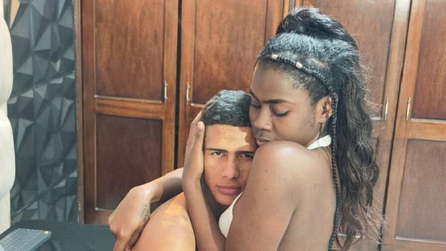 TomyAndBella