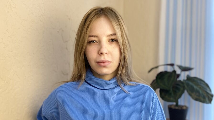 LeonaColly